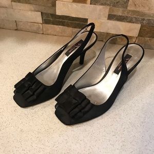Like new black heals 8.5 Nina New York